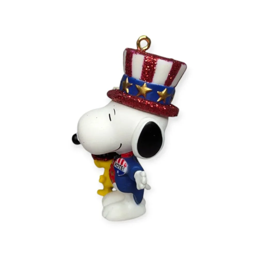 2004 Hallmark Keepsake Ornament Collector's Series Snoopy The Winning Ticket